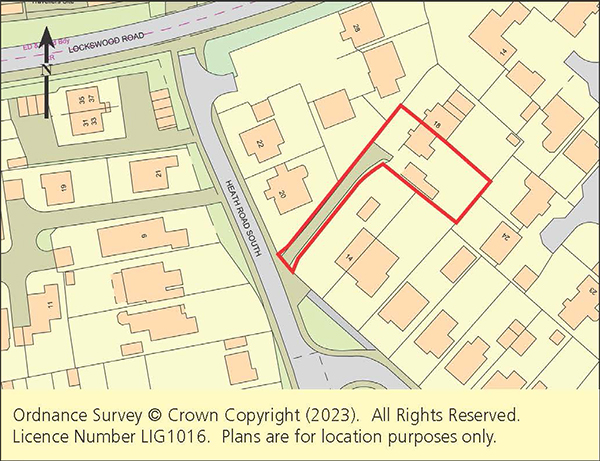Lot: 55 - THREE-BEDROOM COTTAGE FOR IMPROVEMENT ON FIFTH OF AN ACRE PLOT WITH POTENTIAL -